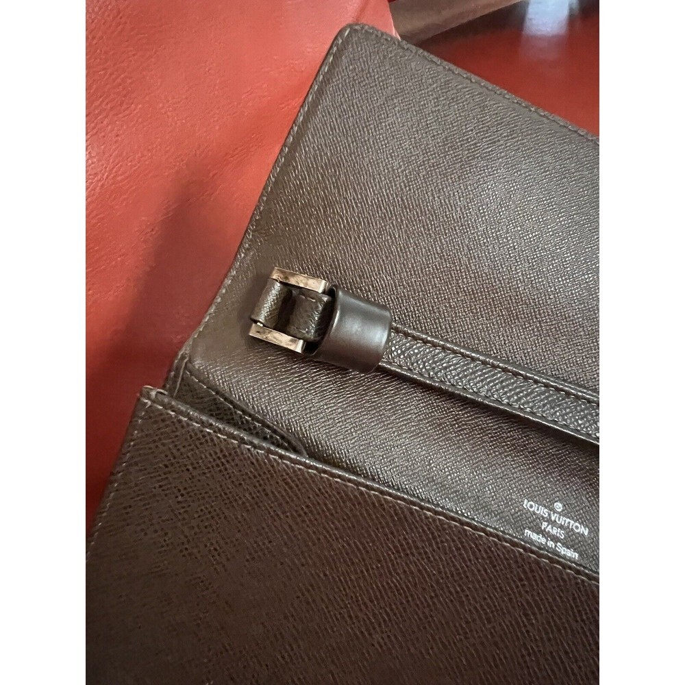 Louis Vuitton Taiga dark Brown Leather Clutch  Condition AB‎ date Code 0094 - Picture 4 of 14